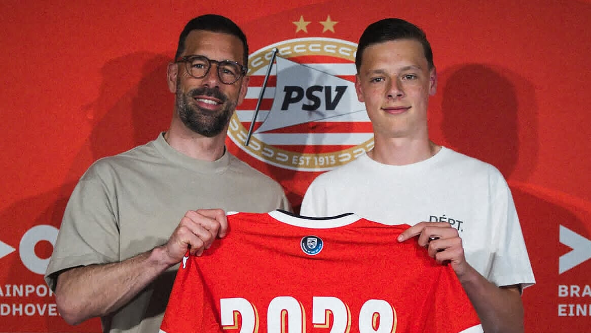 Сын Руда ван Нистелроя подписал профессиональный контракт с ПСВ
