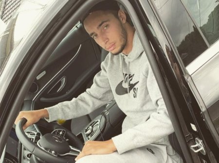 Страшная авария футболиста. Машина подлетела до второго этажа! Страшная авария футболиста. Машина подлетела до второго этажа!