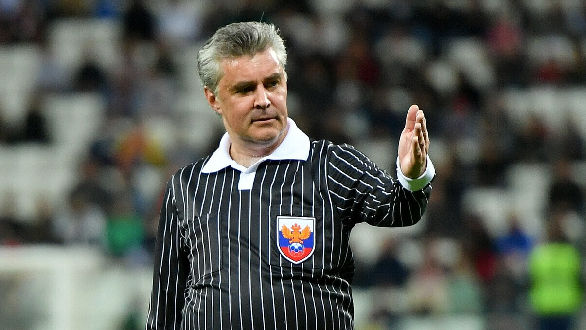 «Я бы хотел, чтобы судей провожали красиво» — экс‑арбитр ФИФА Николаев