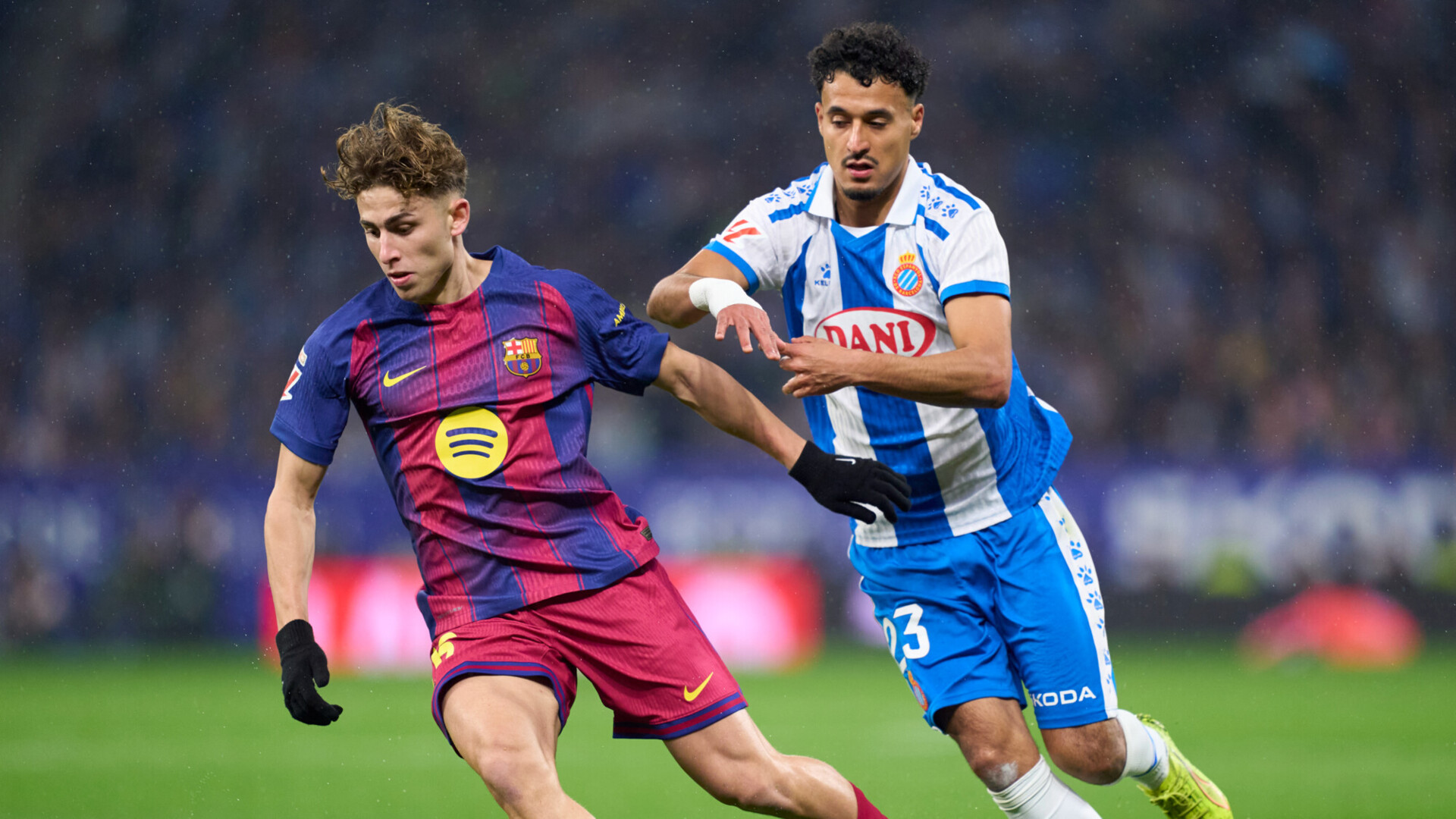 «Барселона» победила «Эспаньол» в матче Ла Лиги, забив два гола в концовке встречи