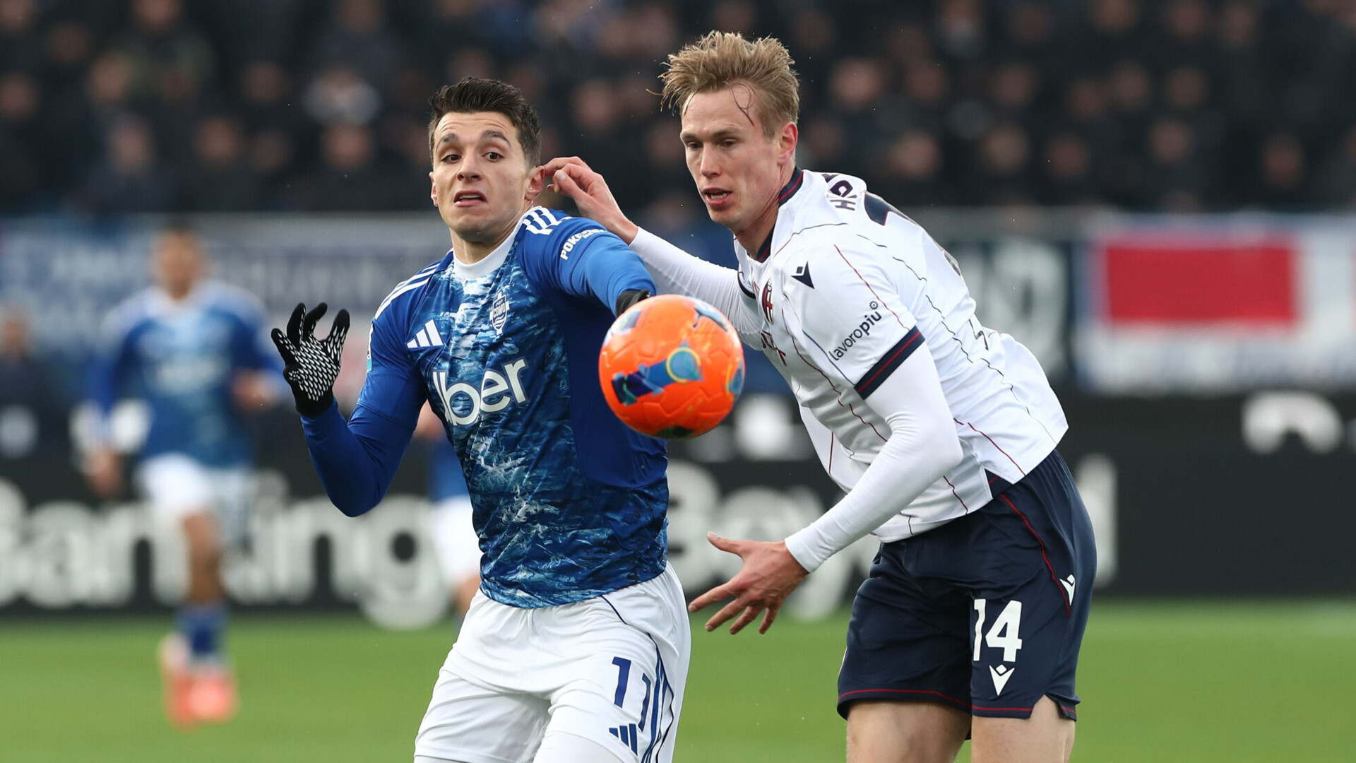 «Болонья» в меньшинстве сыграла вничью с «Комо» в матче чемпионата Италии